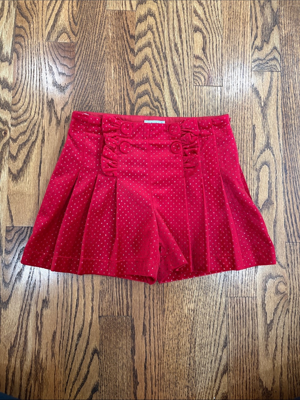 Mayoral girls’ red velour with glitter polka dots pleated shorts size 6 Like new